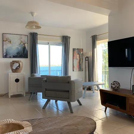 Seaside Doors 维拉·雷阿尔·德·桑托亚